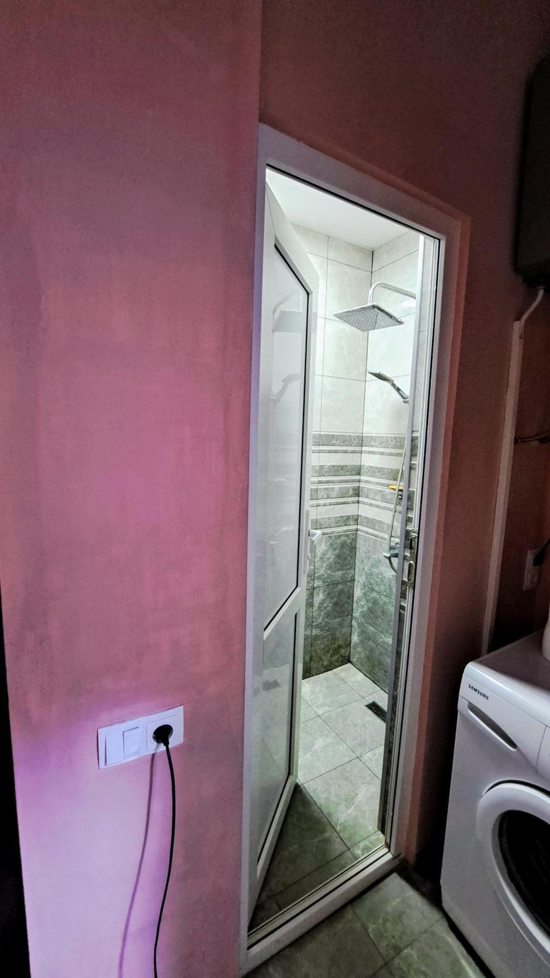Apartment With A Nice Terrace In Old City Center Tiflis Exterior foto