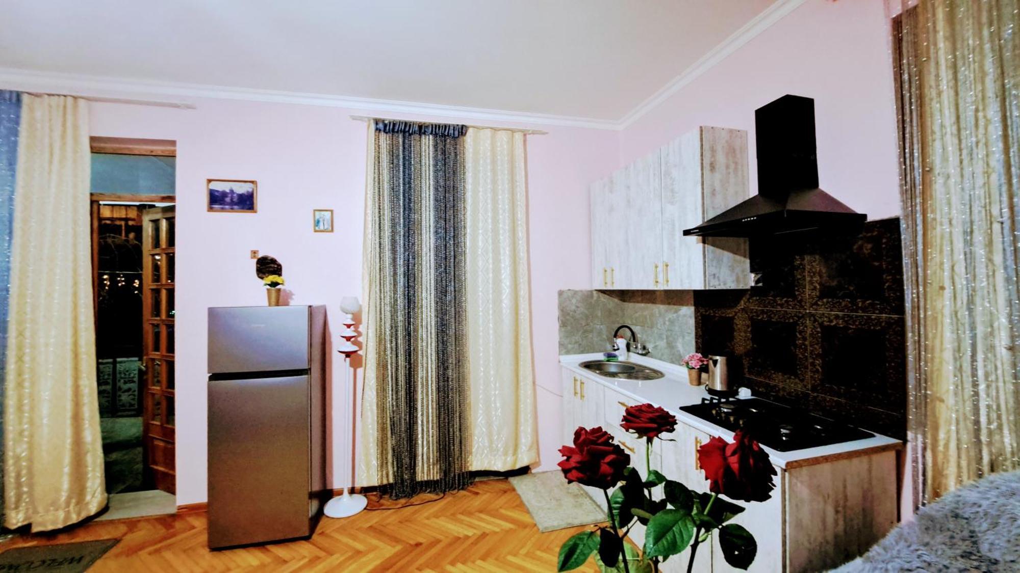 Apartment With A Nice Terrace In Old City Center Tiflis Exterior foto
