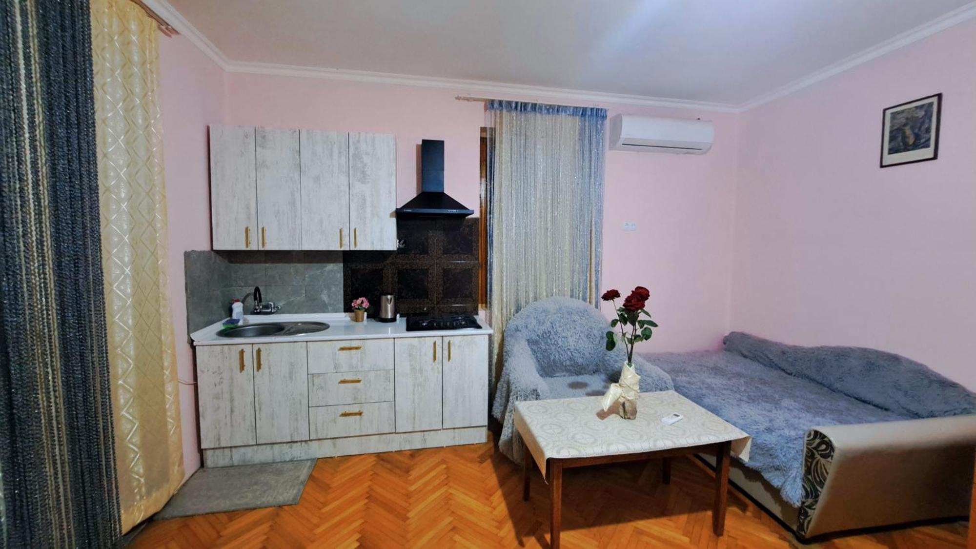 Apartment With A Nice Terrace In Old City Center Tiflis Exterior foto
